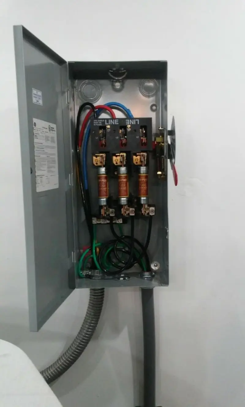 Three-phase disconnect switch installed for Smoke Detector Installation in Miami